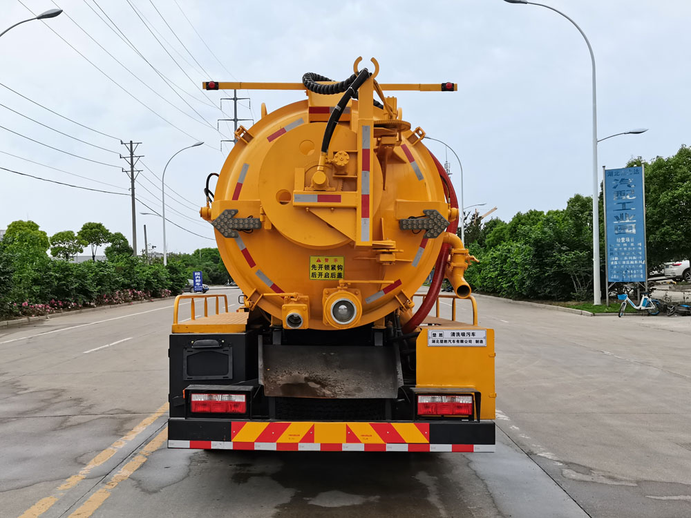 楚勝牌CSC5145GQW6型清洗吸污車