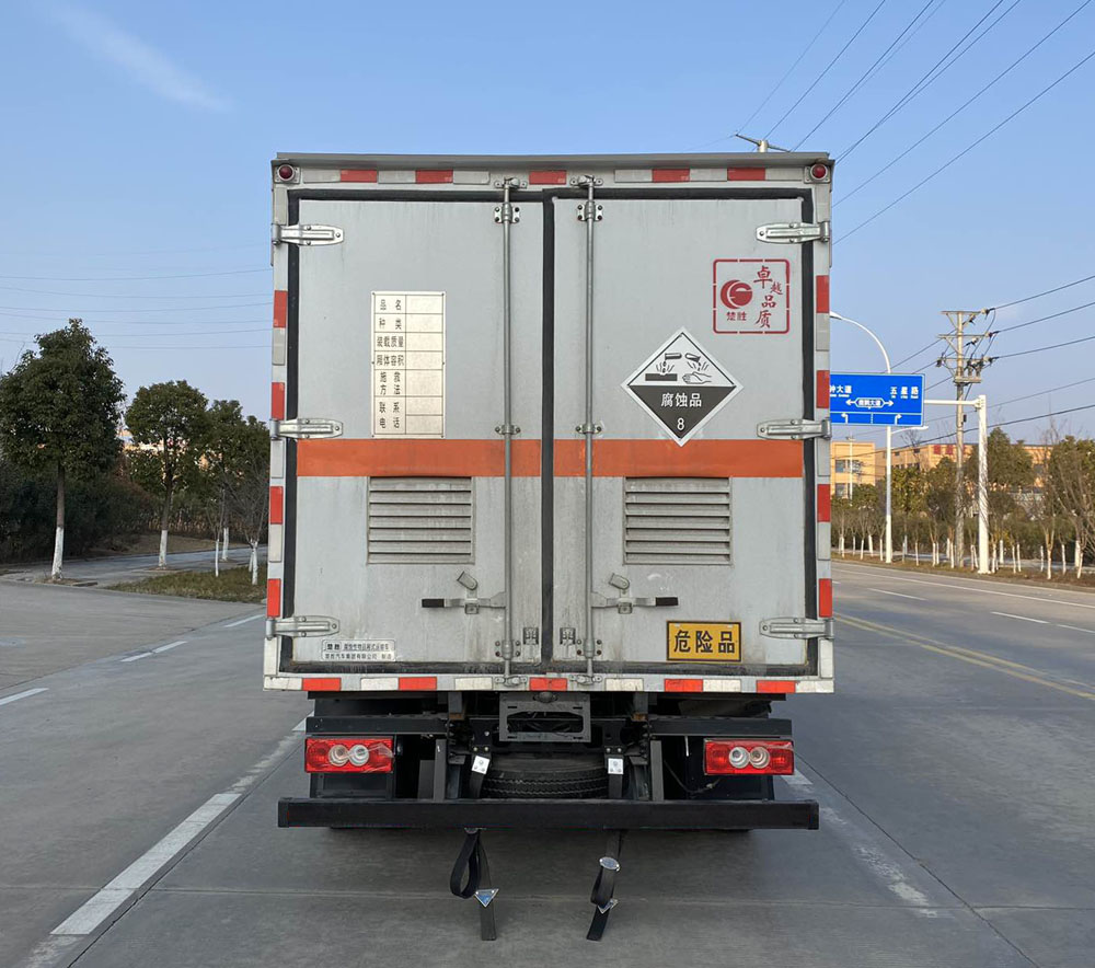 楚勝牌CSC5088XFWB6腐蝕性物品廂式運(yùn)輸車